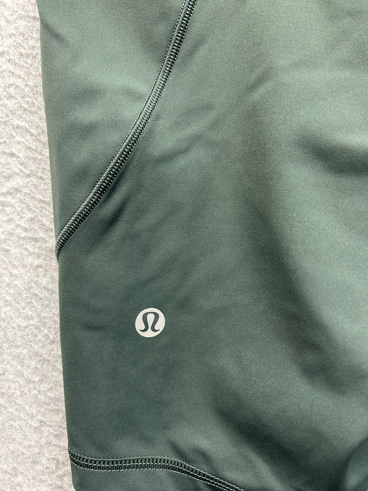 Lululemon Fast and Free High Rise Short 8" Size 12 Dark Olive