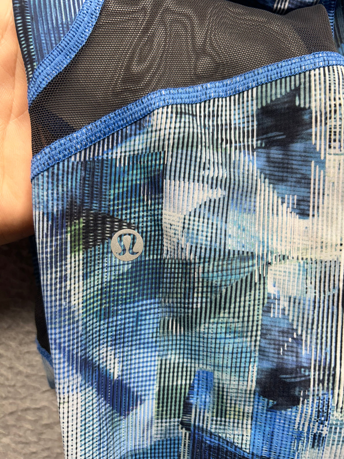Lululemon On Pace Crop 21" Size 2 Sun Dazed Multi Blue