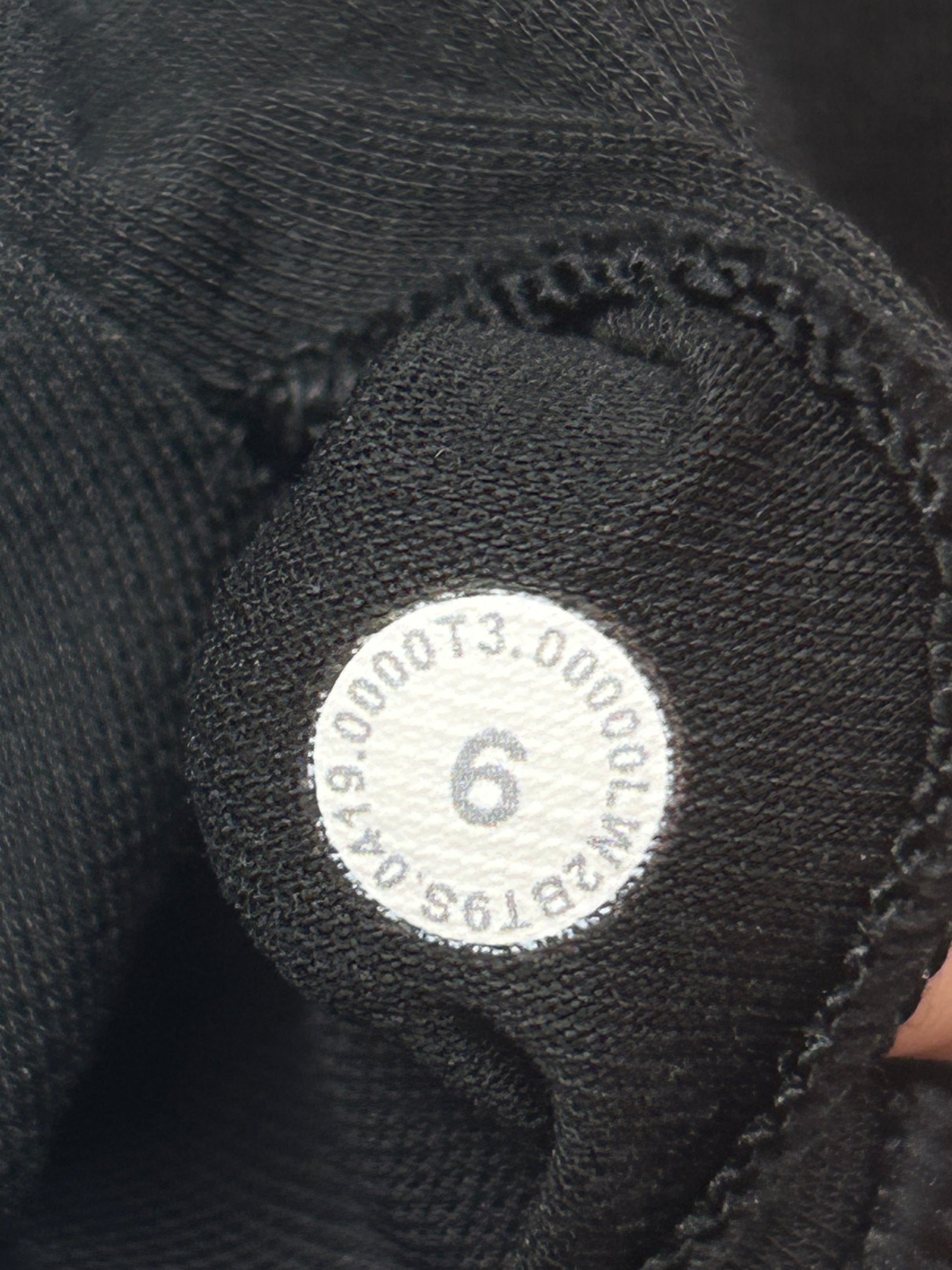 Lululemon Energy Bra Manifesto Size 6 20YR Manifesto Foil Black Black