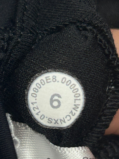 Lululemon Radiant Motion Bra Medium Support, B/C Cups Size 6 Black