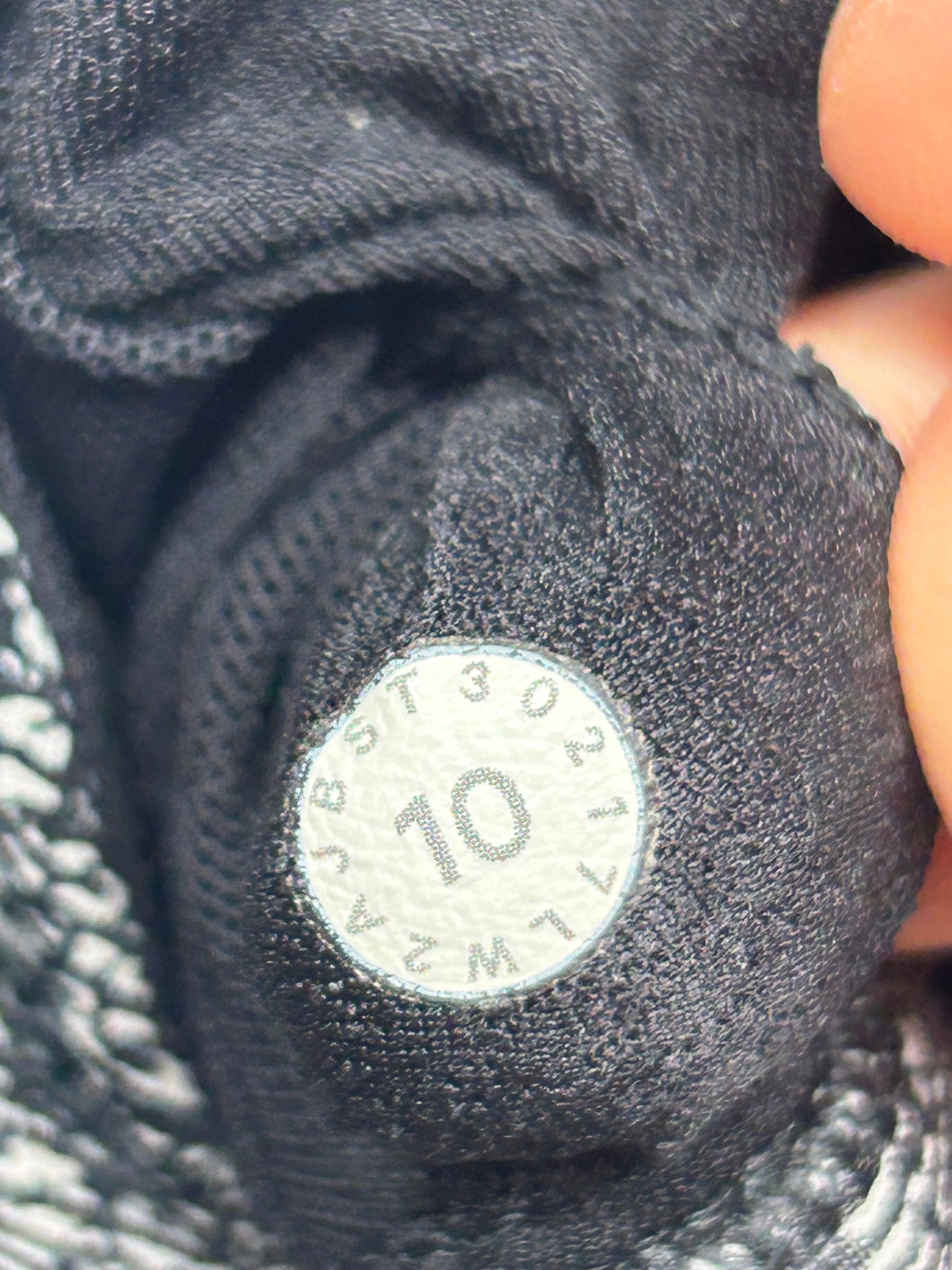 Lululemon Free To Be Serene Bra Size 10 Salt Alpine White Black