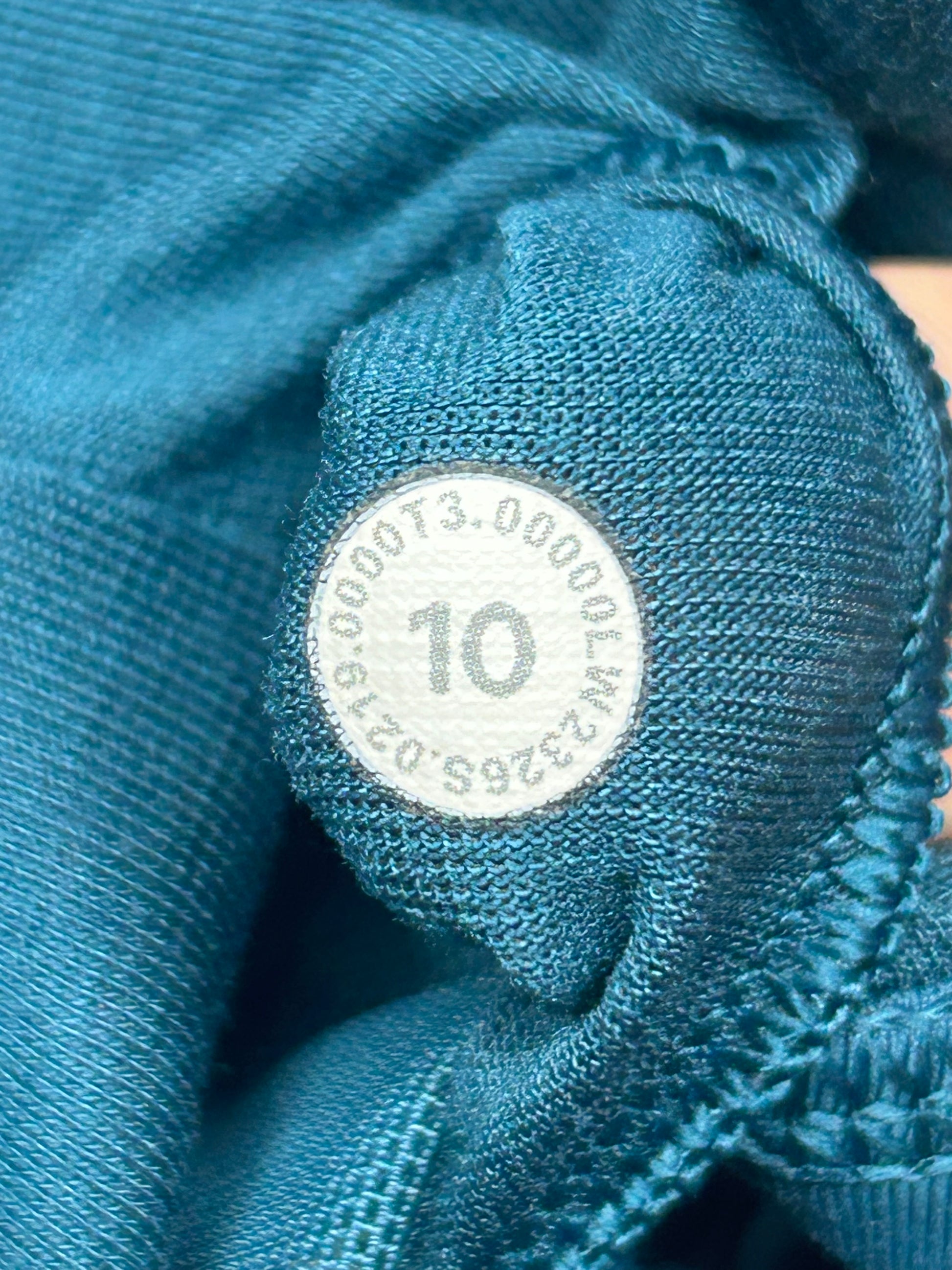 Lululemon Energy Bra Medium Support, B–D Cups Size 10 Code Blue