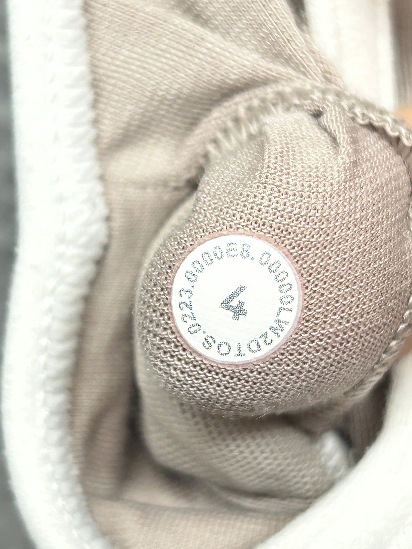 Lululemon Flow Y Strappy Bra Nulu Light Support, A–C Cups Size 4 White