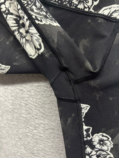 Lululemon Wunder Under High-Rise Tight Engineered Full-On Luxtreme 28" Size 10 Painted Paisley Wunder Under Silver Ice Black