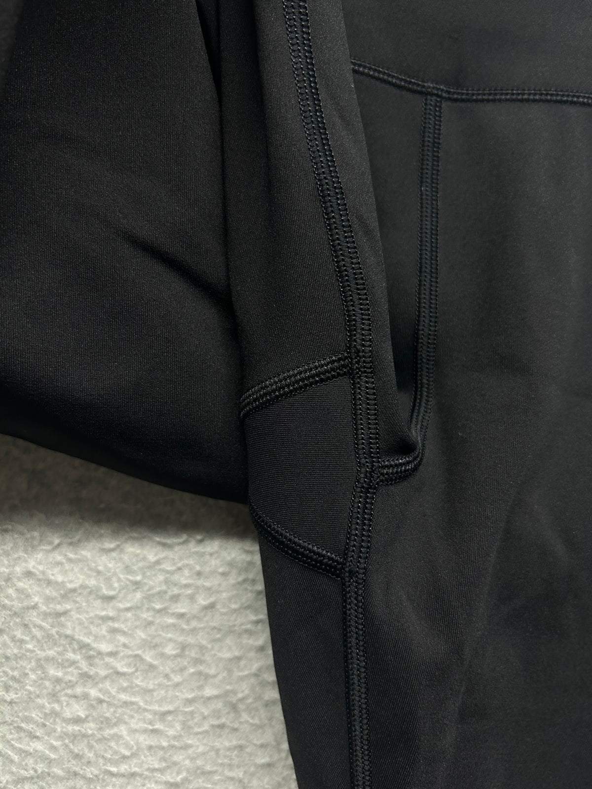 Lululemon Speed Up Crop (21") Size 10 Black