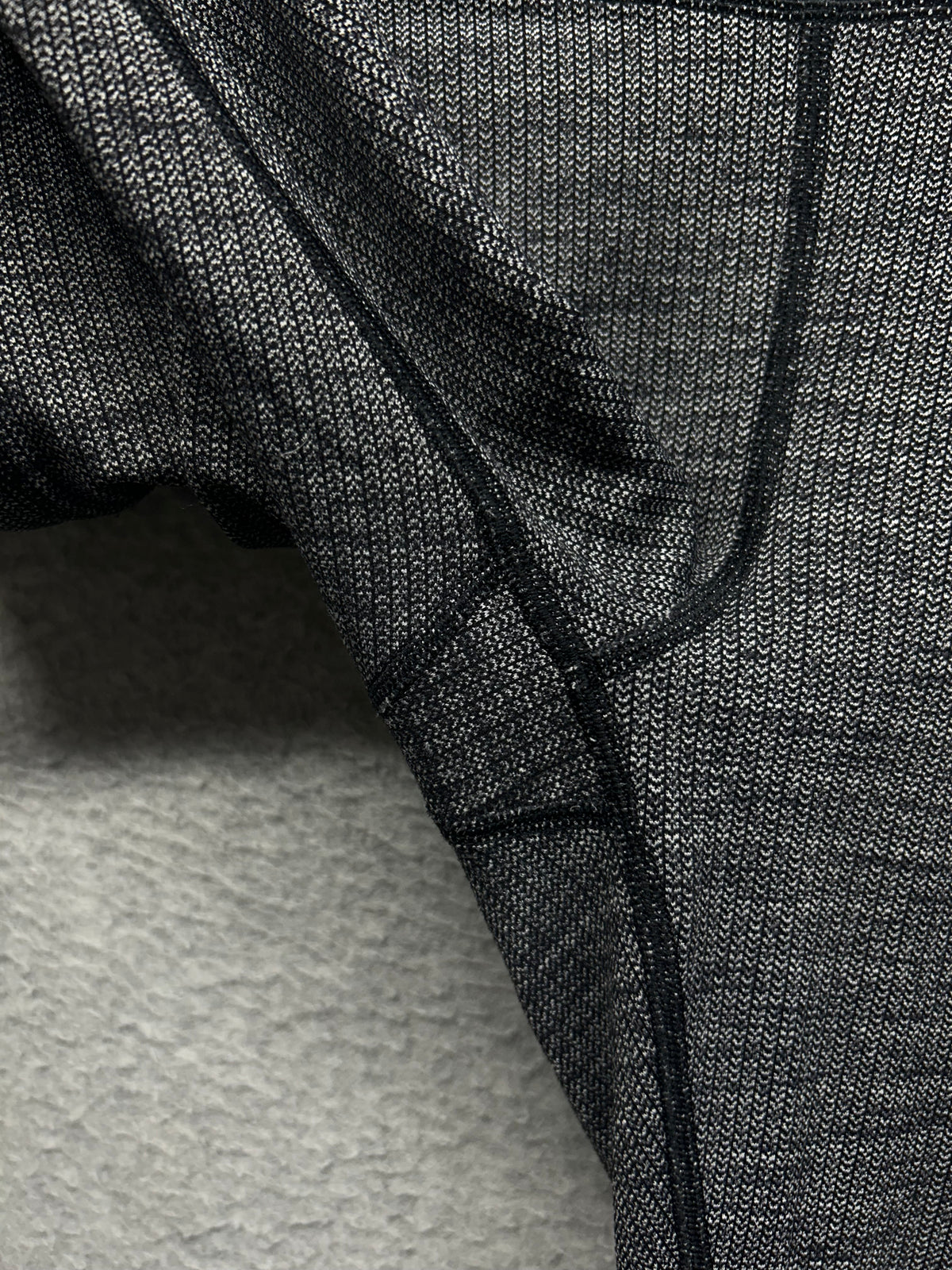 Lululemon Speed Up Tight 28" Full-On Luxtreme Size 10 Luon Variegated Knit Black Heathered Black
