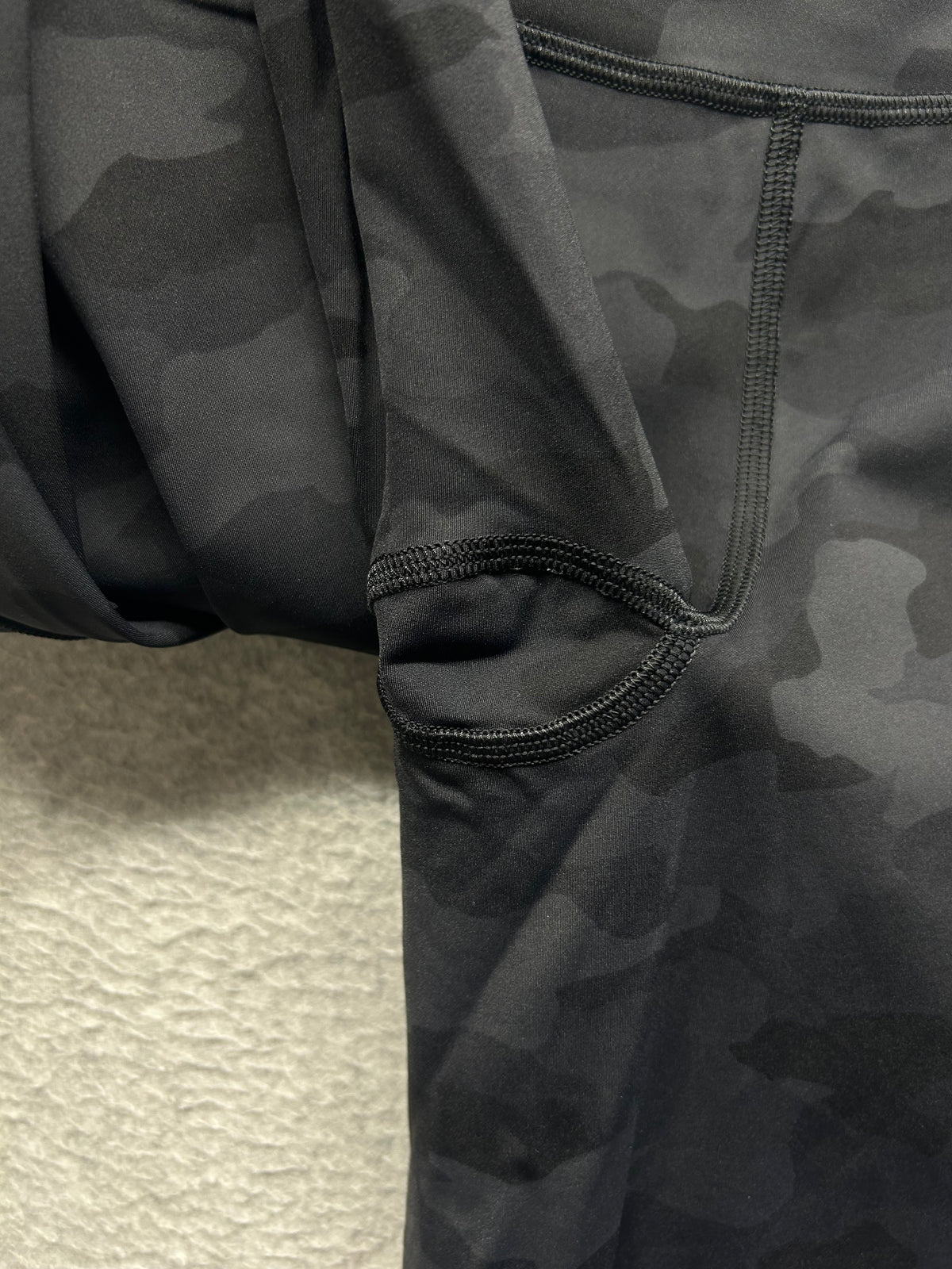 Lululemon Base Pace High-Rise Crop 23" Size 12 Heritage 365 Camo Deep Coal Multi
