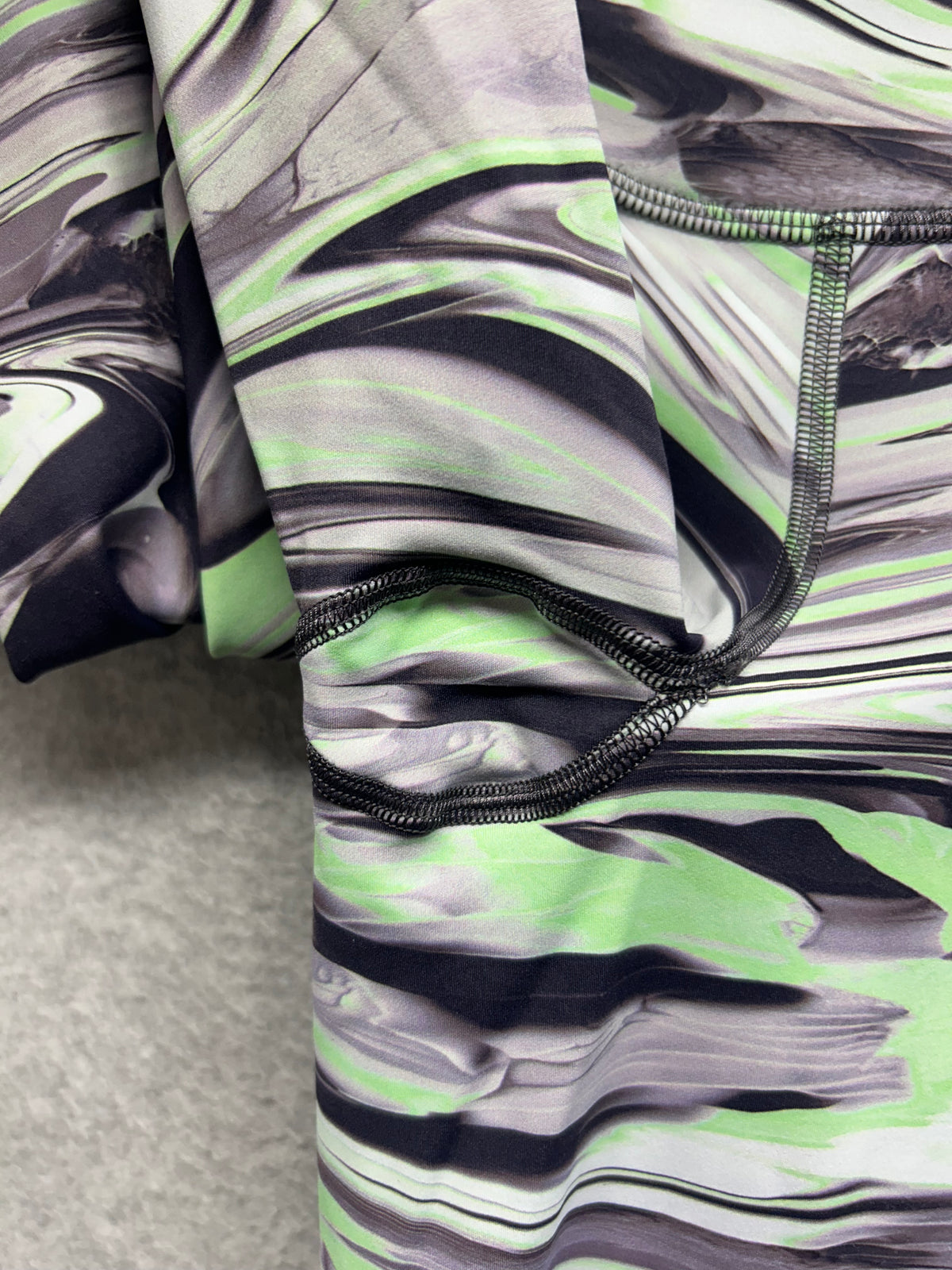 Lululemon Base Pace High-Rise Running Tight 25" Size 6 Paint Glide Warp Multi