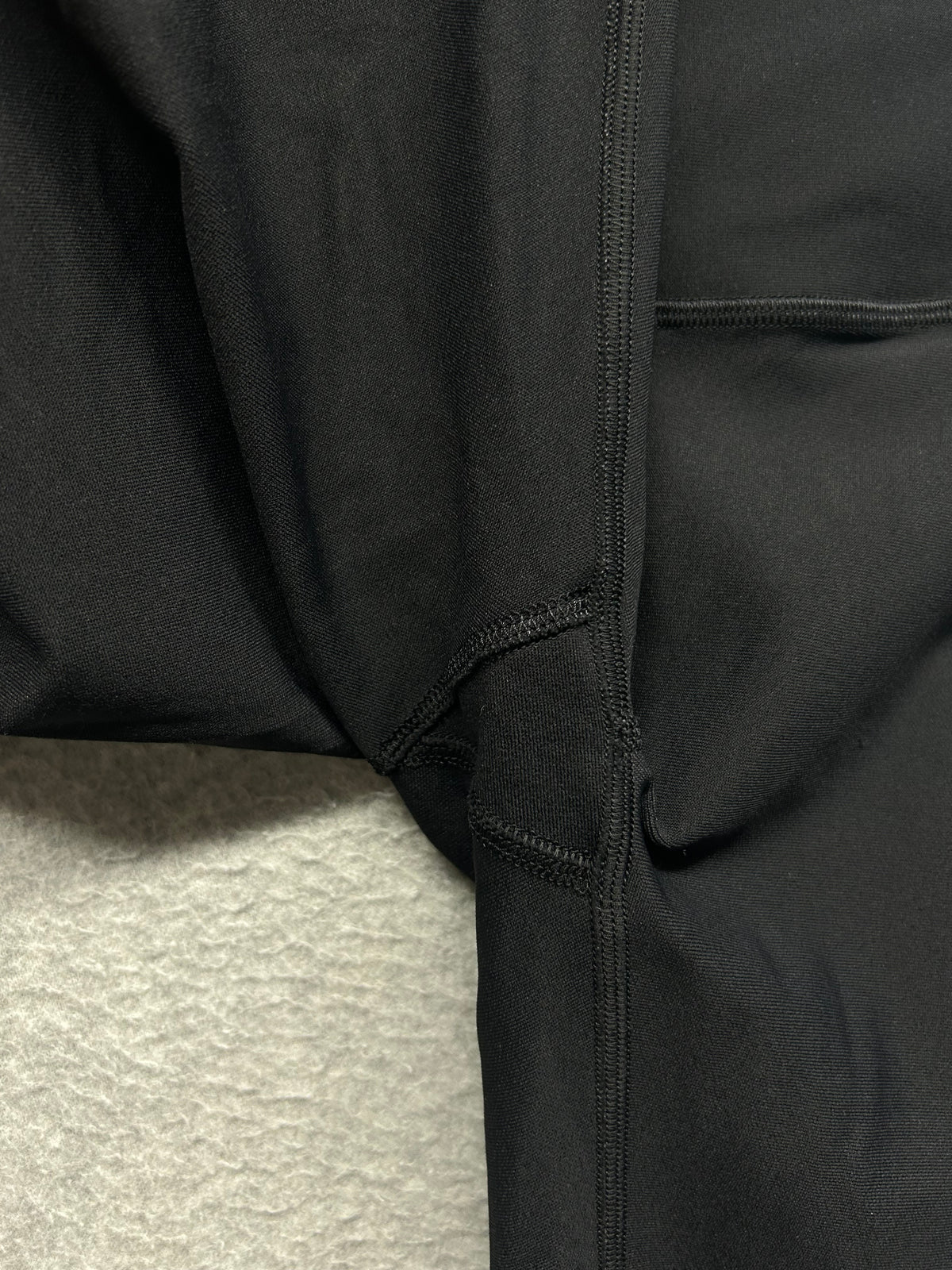 Lululemon Zoned In Tight 27" Size 6 Black (First Release)