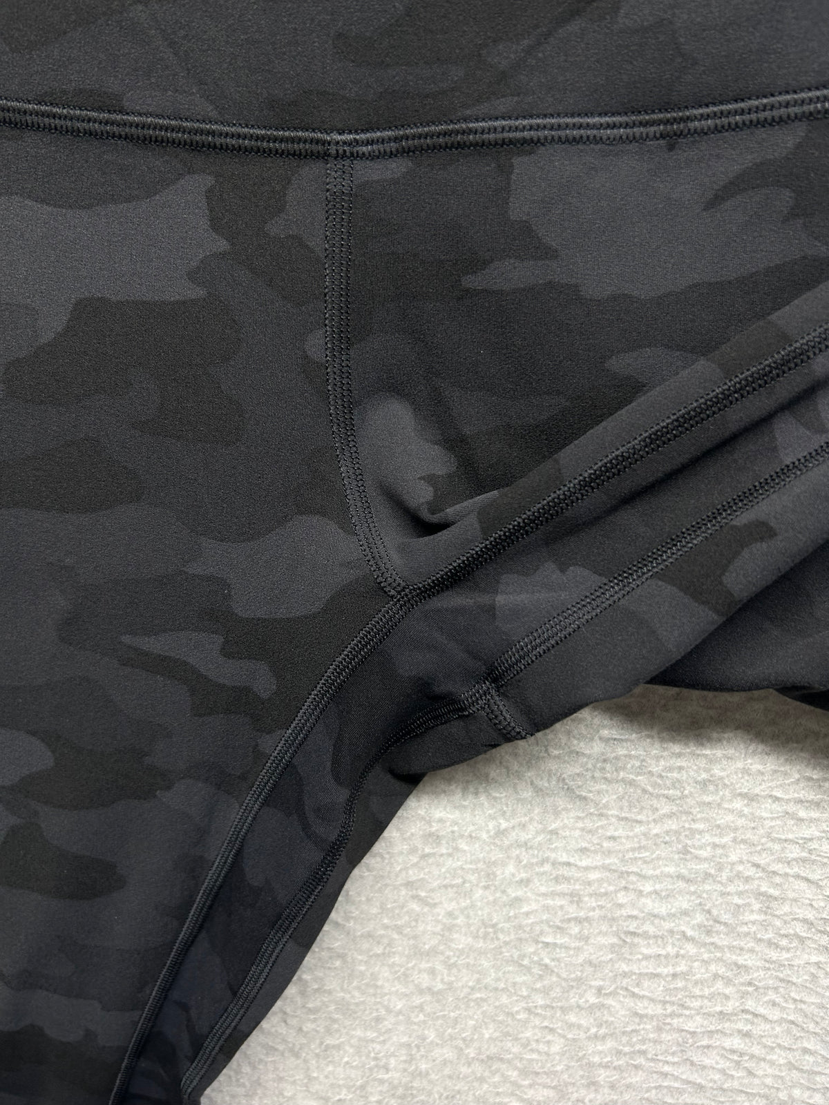 Lululemon Align Pant 25" Size 6 Heritage 365 Camo Deep Coal Multi