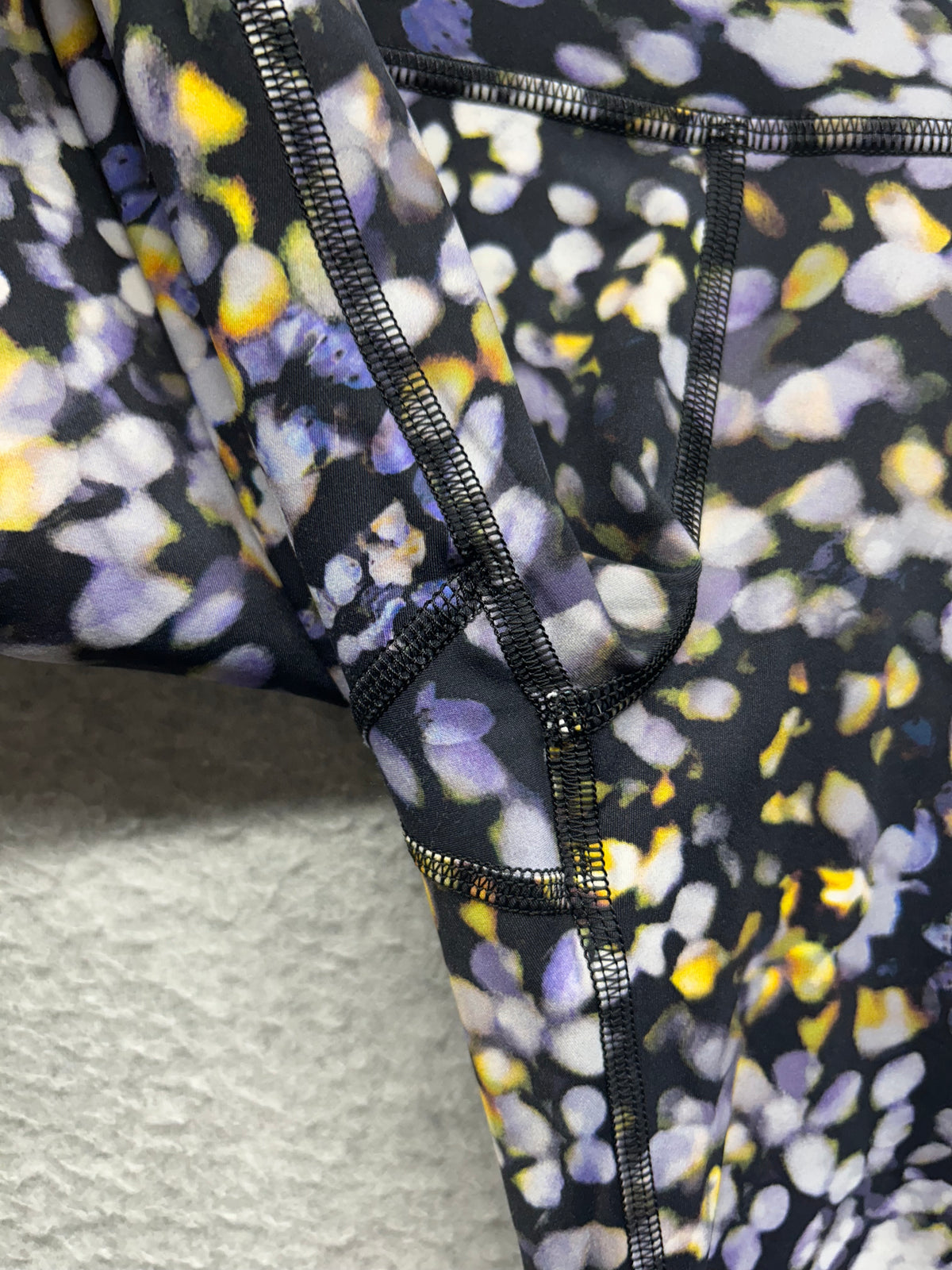 Lululemon Fast and Free Tight II 25" Non-Reflective Nulux Size 6 Metropolis Glow Multi