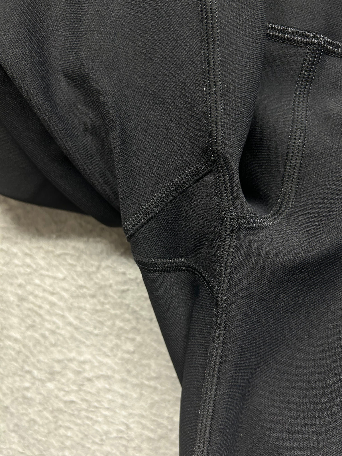 Lululemon Zoned In Tight 27" Size 6 Black (First Release)