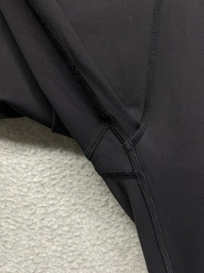 Lululemon In Movement Tight 25" Everlux Size 6 Black