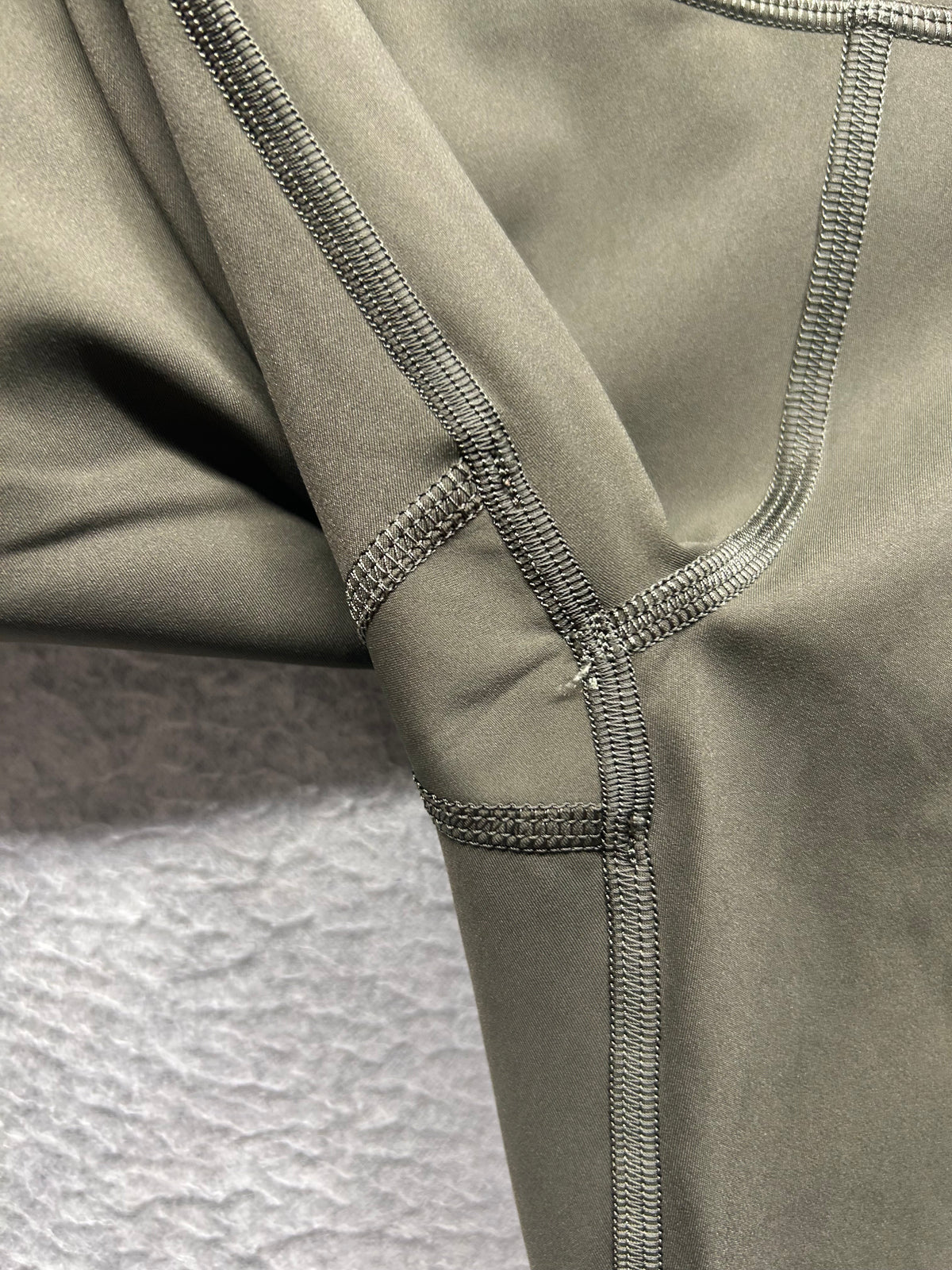 Lululemon Fast and Free Tight II 25" Non-Reflective Nulux Size 8 Dark Olive