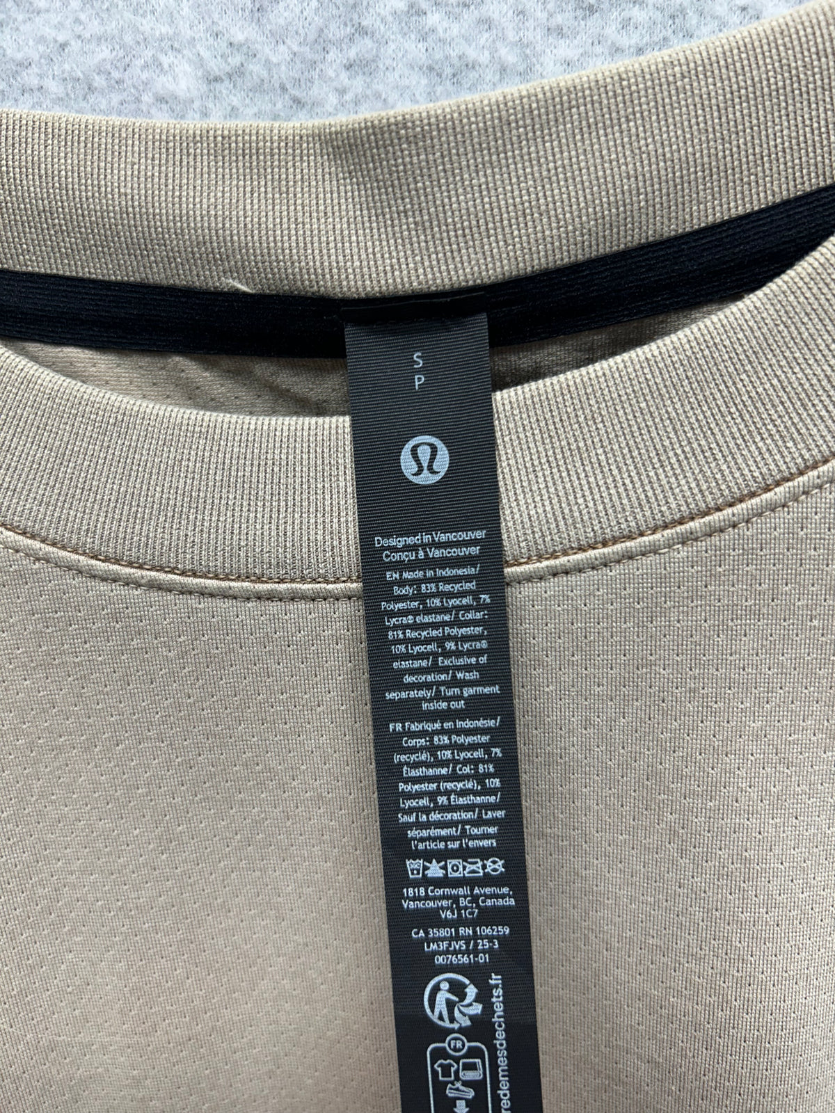 Lululemon EasySet Training Short-Sleeve Shirt Size Small Dilute Wash Sand