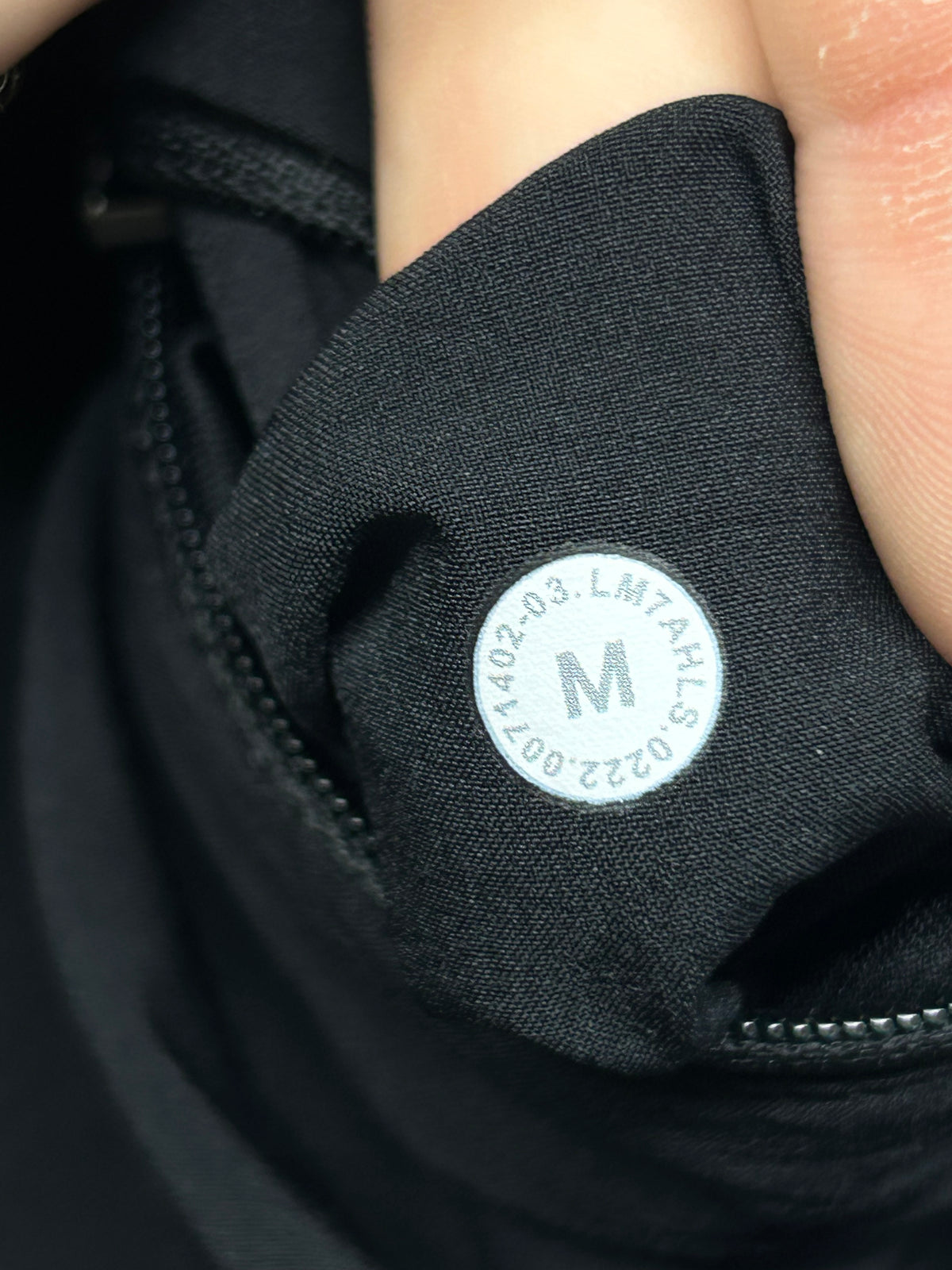 Lululemon T.H.E. Short Linerless 7" Size M Black (Second Release)