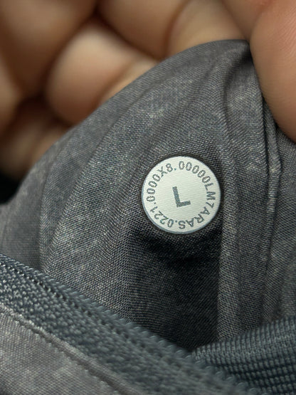 Lululemon T.H.E. Linerless Short 9" Size L Gravel Dust Black Granite Multi