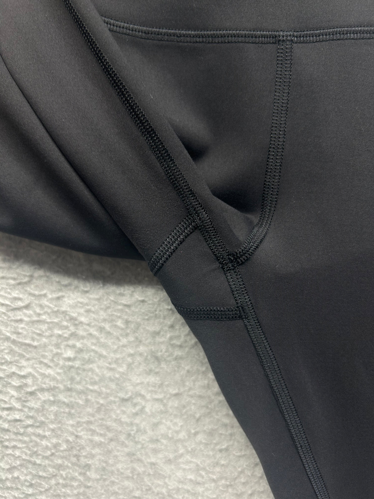Lululemon Wunder Train High-Rise Tight 25" Size 6 Black