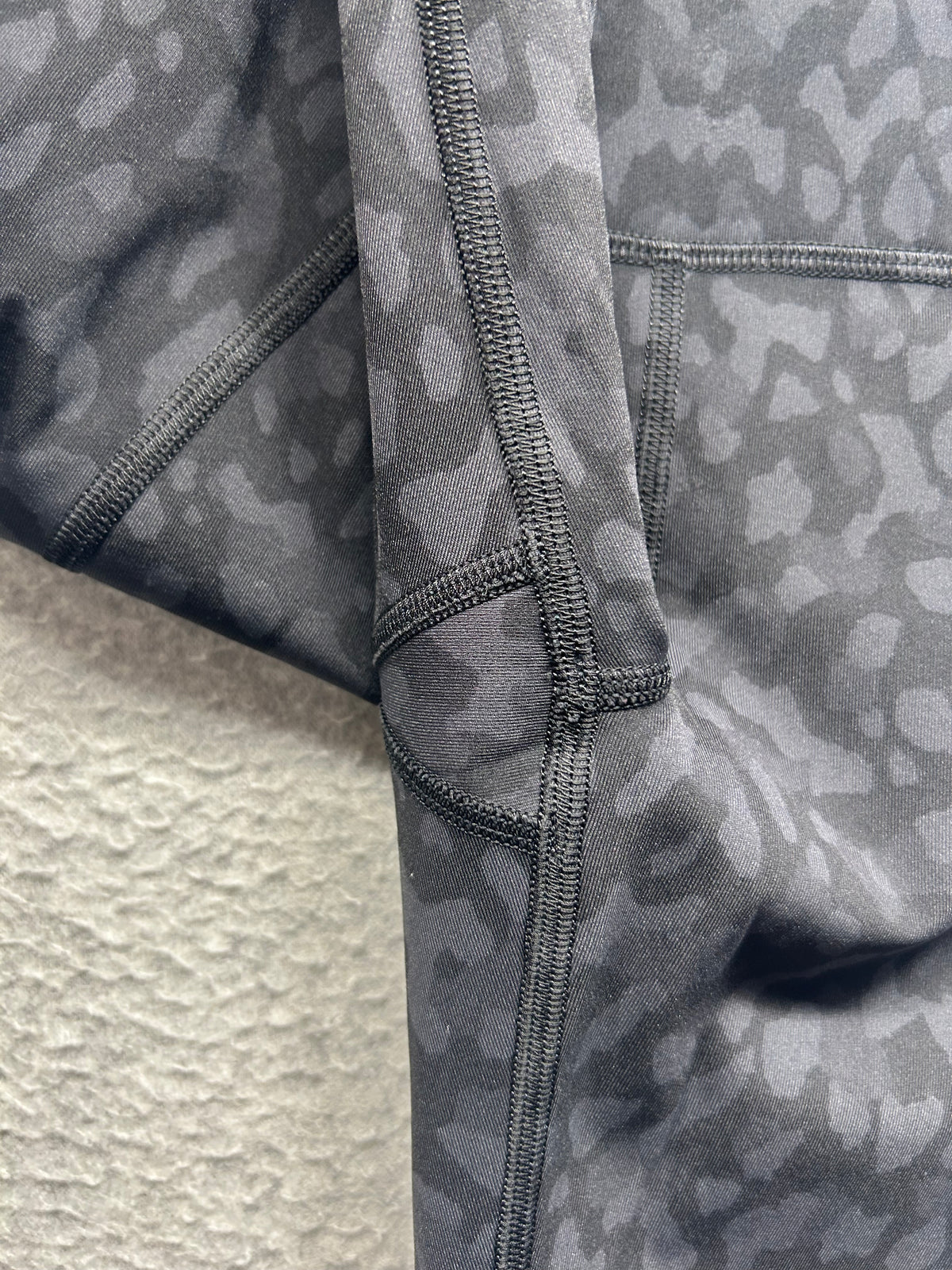 Lululemon Pace Rival High-Rise Crop 22" Size 6 Formation Camo Deep Coal Multi / Black