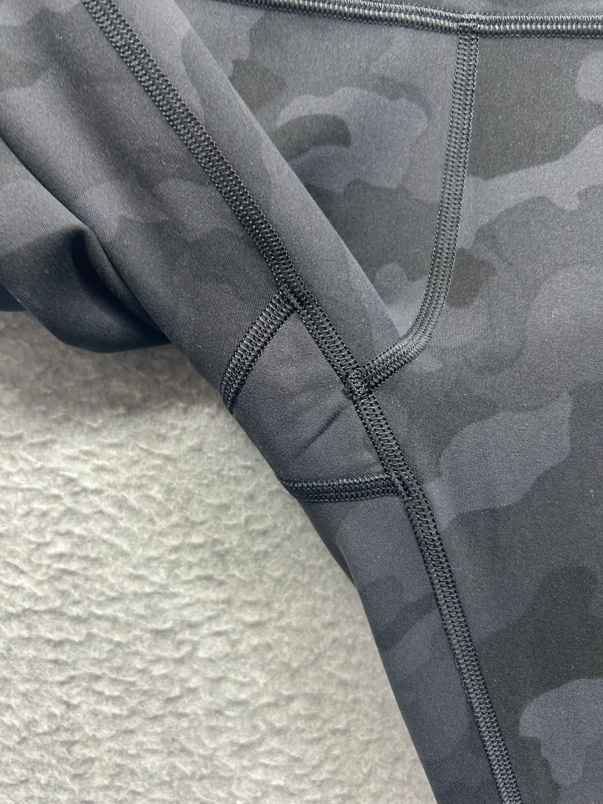 Lululemon Wunder Train High-Rise Tight 25" Size 6 Heritage 365 Camo Deep Coal Multi