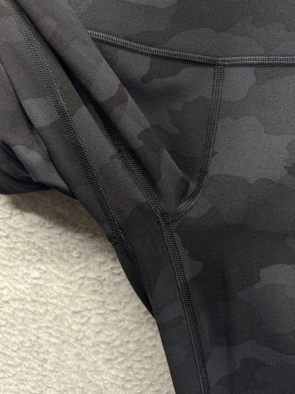 Lululemon Align High Rise Crop with Pockets 23" Size 4 Heritage 365 Camo Deep Coal Multi