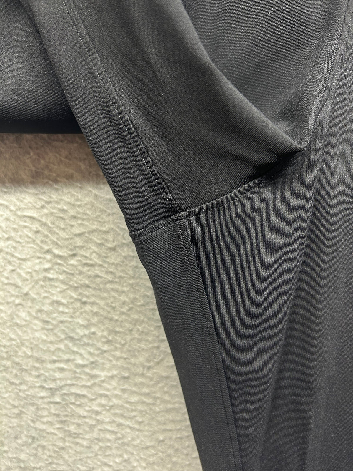 Lululemon On the Fly Jogger Luxtreme Size 10 Black
