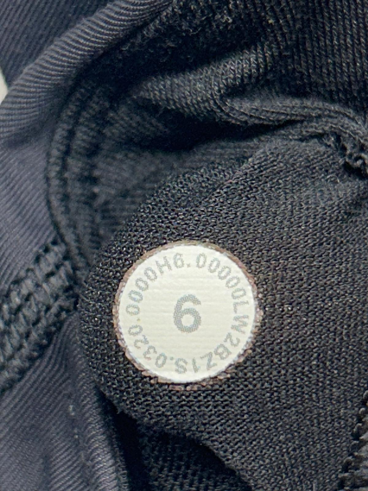 Lululemon Energy Bra High Neck Long Line Tough Size 6 Black