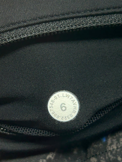 Lululemon Speed Up Low-Rise Lined Short 2.5" Size 6 Veiled Floral Black Multi / Black
