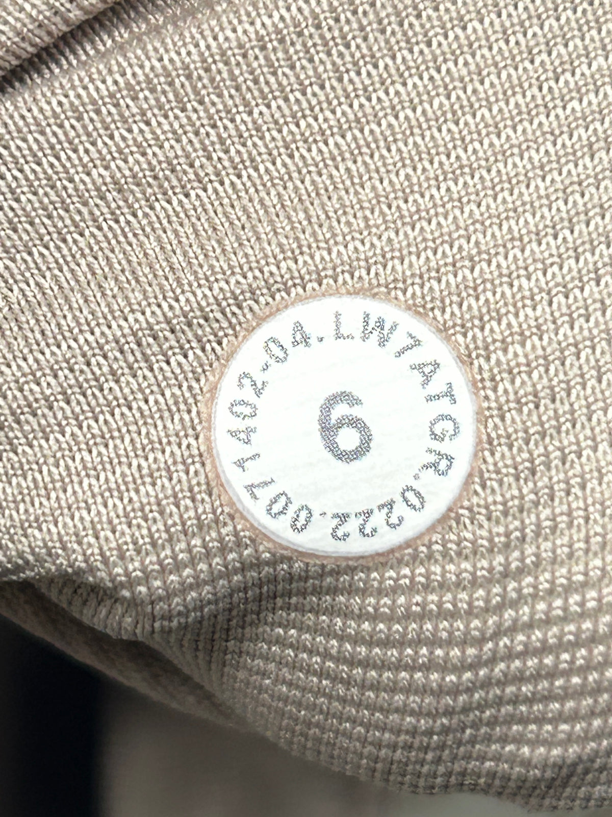 Lululemon Hotty Hot Short II 2.5" Size 6 White
