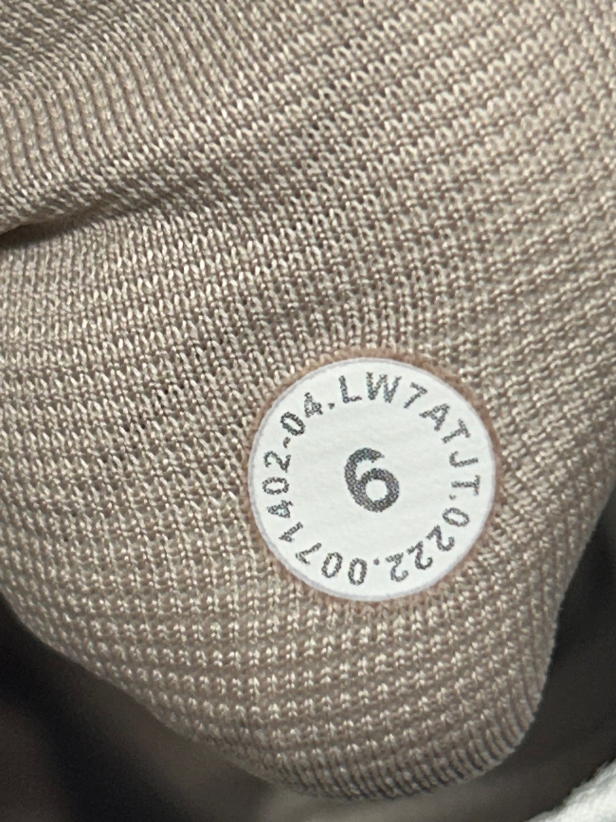 Lululemon Hotty Hot Short II Long 4" Size 6 White