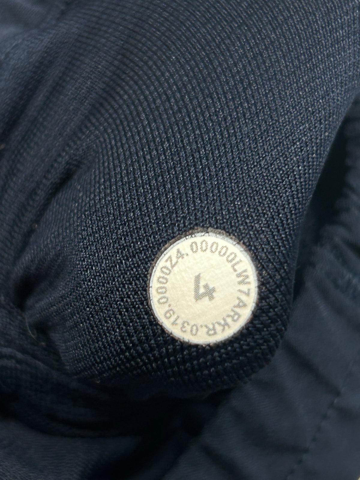 Lululemon Hotty Hot Short II 2.5" Size 4 True Navy (Second Release)