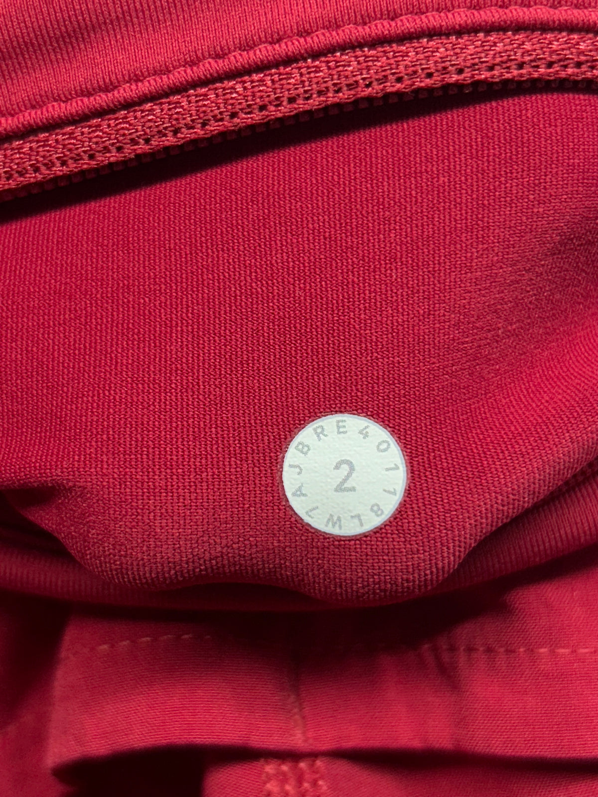 Lululemon Speed Up Short 2.5" Size 2 Scarlet
