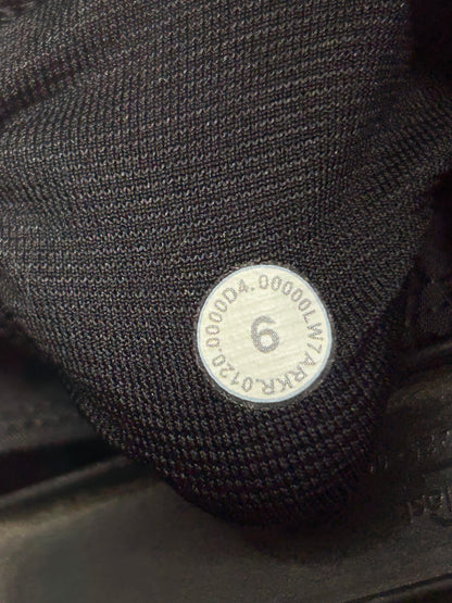 Lululemon Hotty Hot Short II 2.5" Size 6 Black