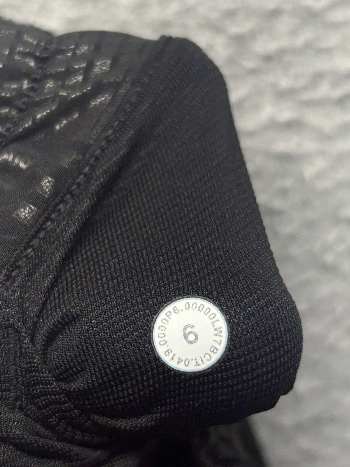 Lululemon Hotty Hot Short II Long 4" Manifesto Size 6 20YR Manifesto Foil Black Black / Black