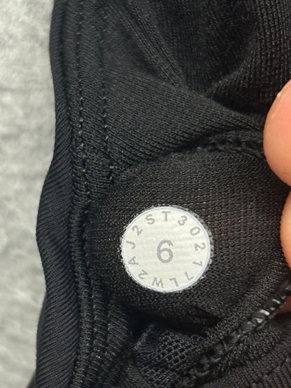 Lululemon Pushing Limits Bra Size 6 Black