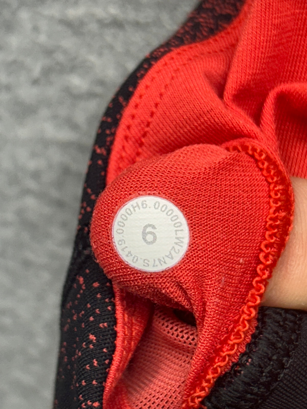 Lululemon Energy Bra Size 6 Ombre Speckle Stop Jacquard EB Black Thermal Red