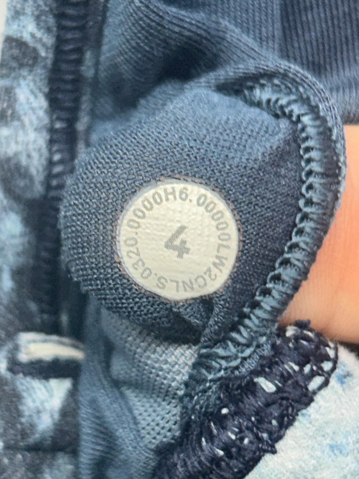Lululemon Flow Y Bra Long Line Nulu Size 4 Indigo Lace Starlight Multi