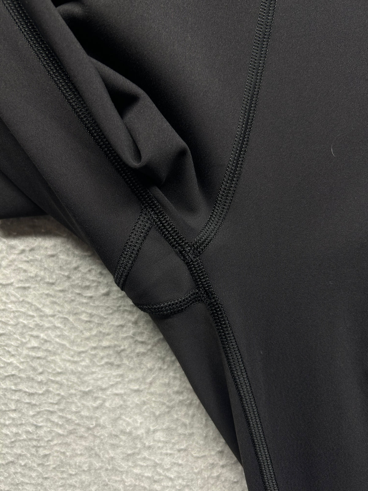 Lululemon In Movement Tight 25" Everlux Size 4 Black