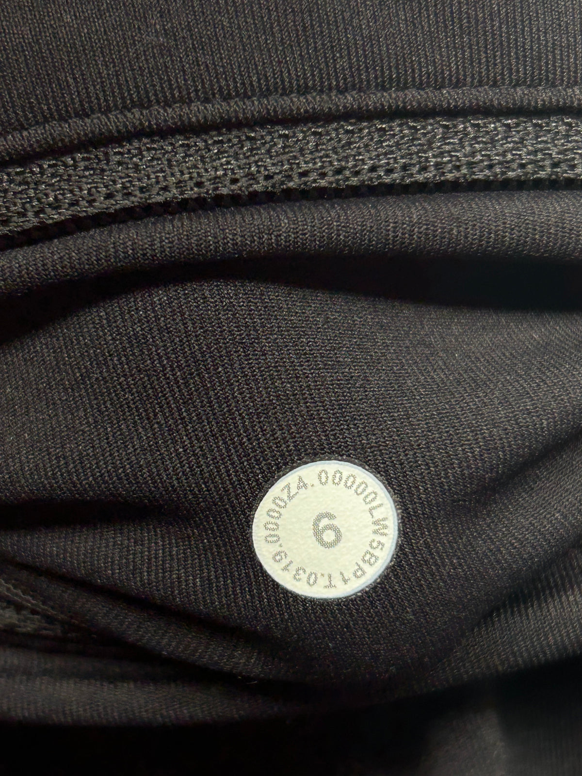 Lululemon Speed Up Tight Tall 31" Size 6 Black