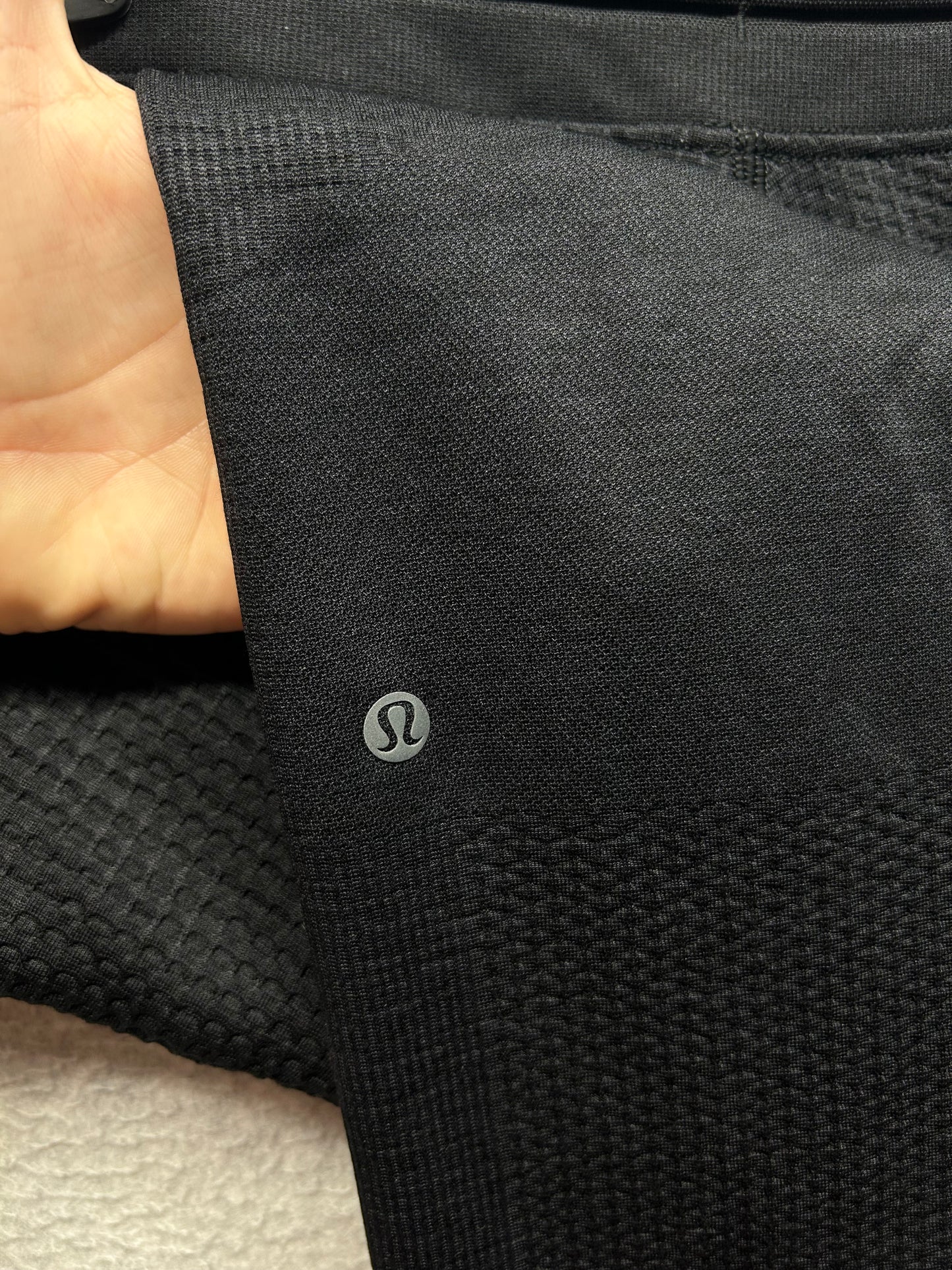 Lululemon Engineered Warmth Jogger Size Medium Black
