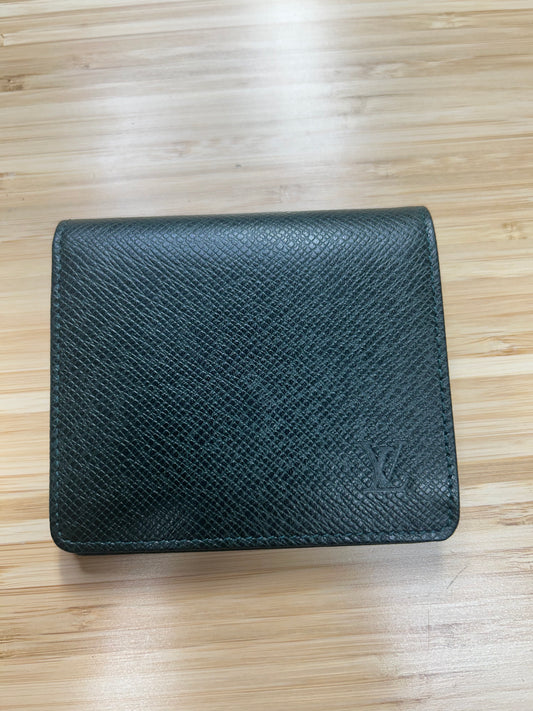 Louis Vuitton Men’s Taiga Wallet