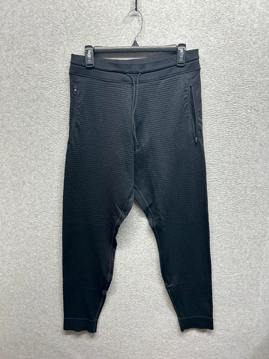 Lululemon Engineered Warmth Jogger Size Medium Black