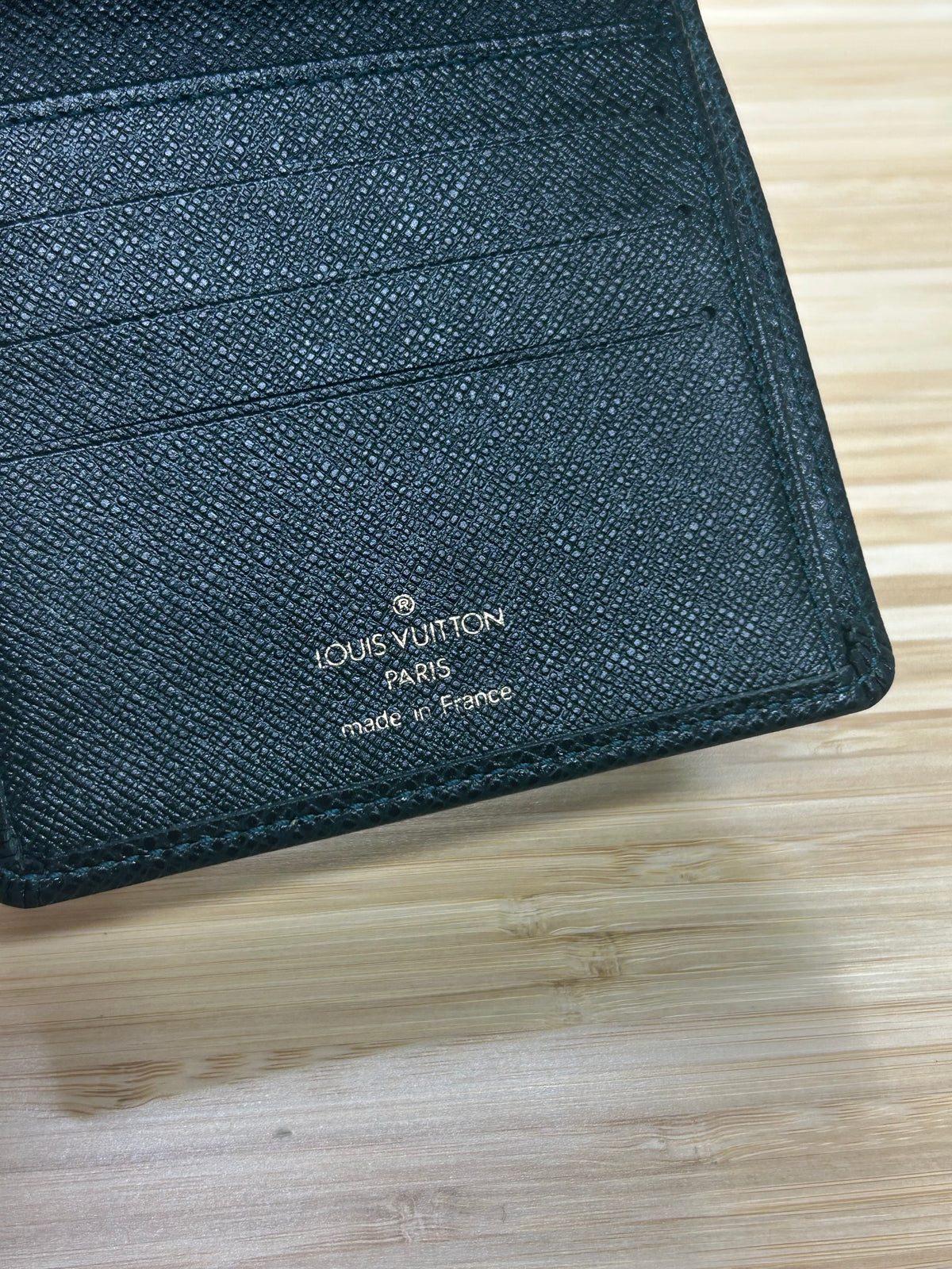 Louis Vuitton Men’s Taiga Wallet