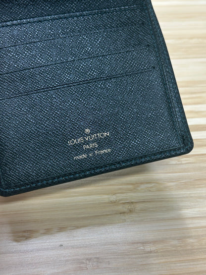 Louis Vuitton Men’s Taiga Wallet