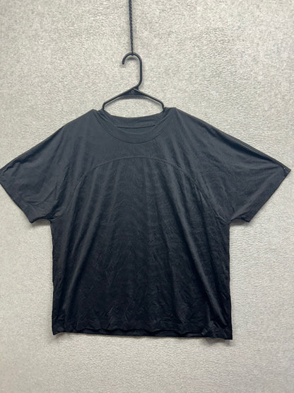 Lululemon Textured Short Sleeve Shirt Size 14+ Black Camo