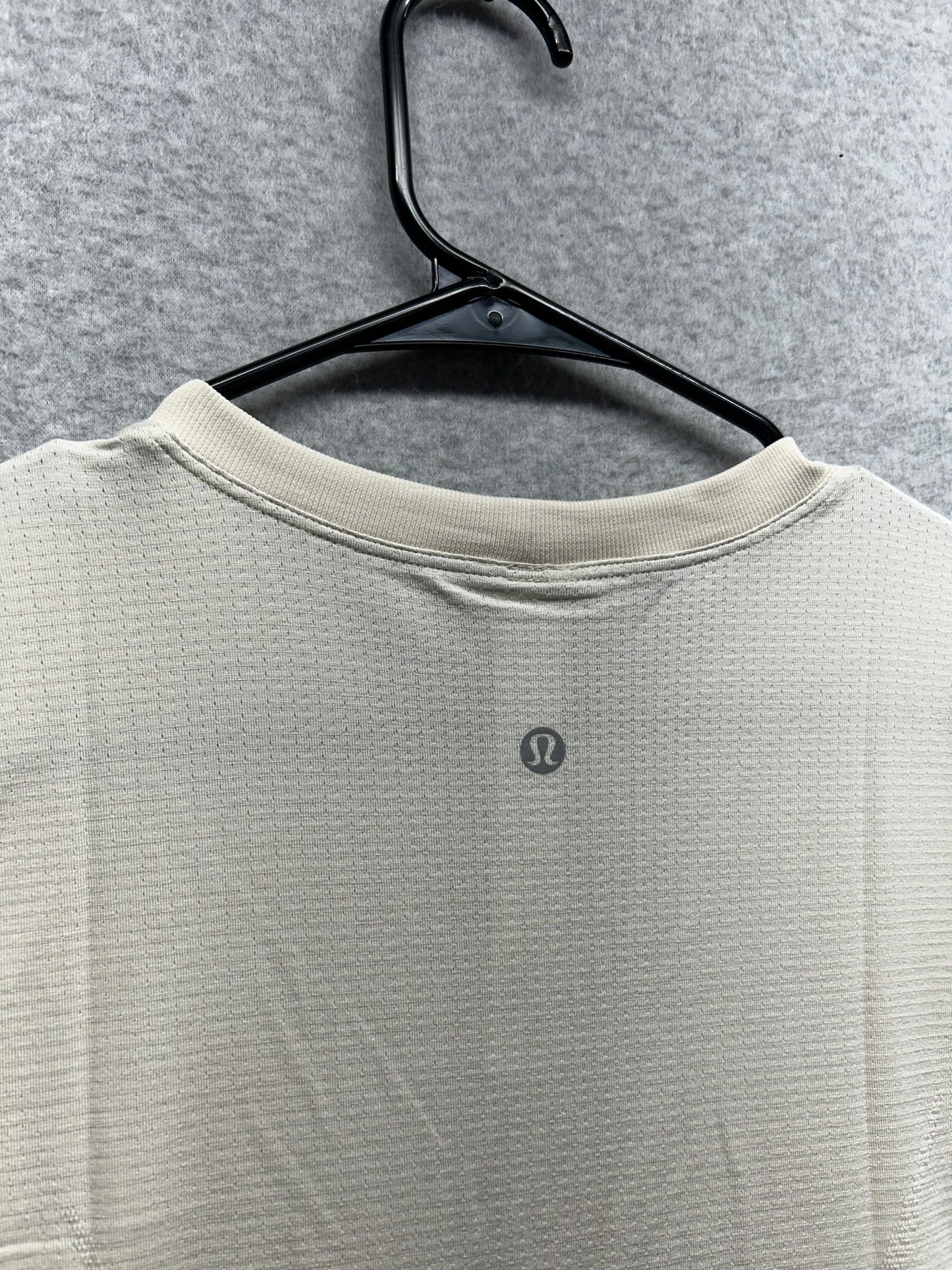 Lululemon Swiftly Relaxed Short-Sleeve Shirt Size 4 Light Ivory