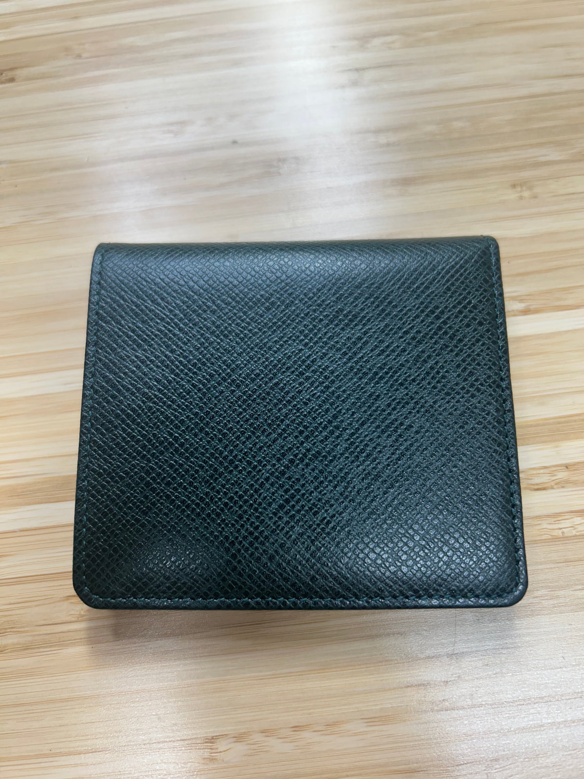 Louis Vuitton Men’s Taiga Wallet