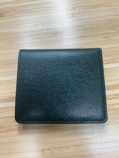 Louis Vuitton Men’s Taiga Wallet