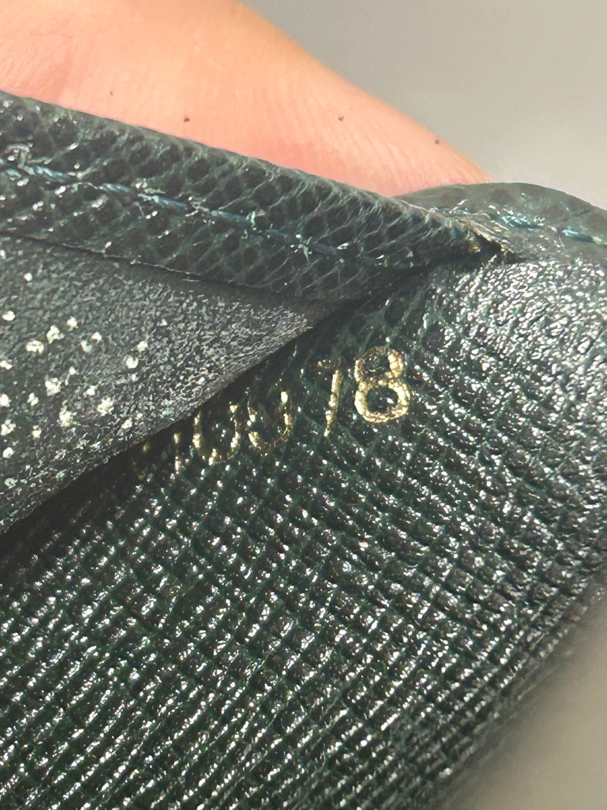 Louis Vuitton Men’s Taiga Wallet