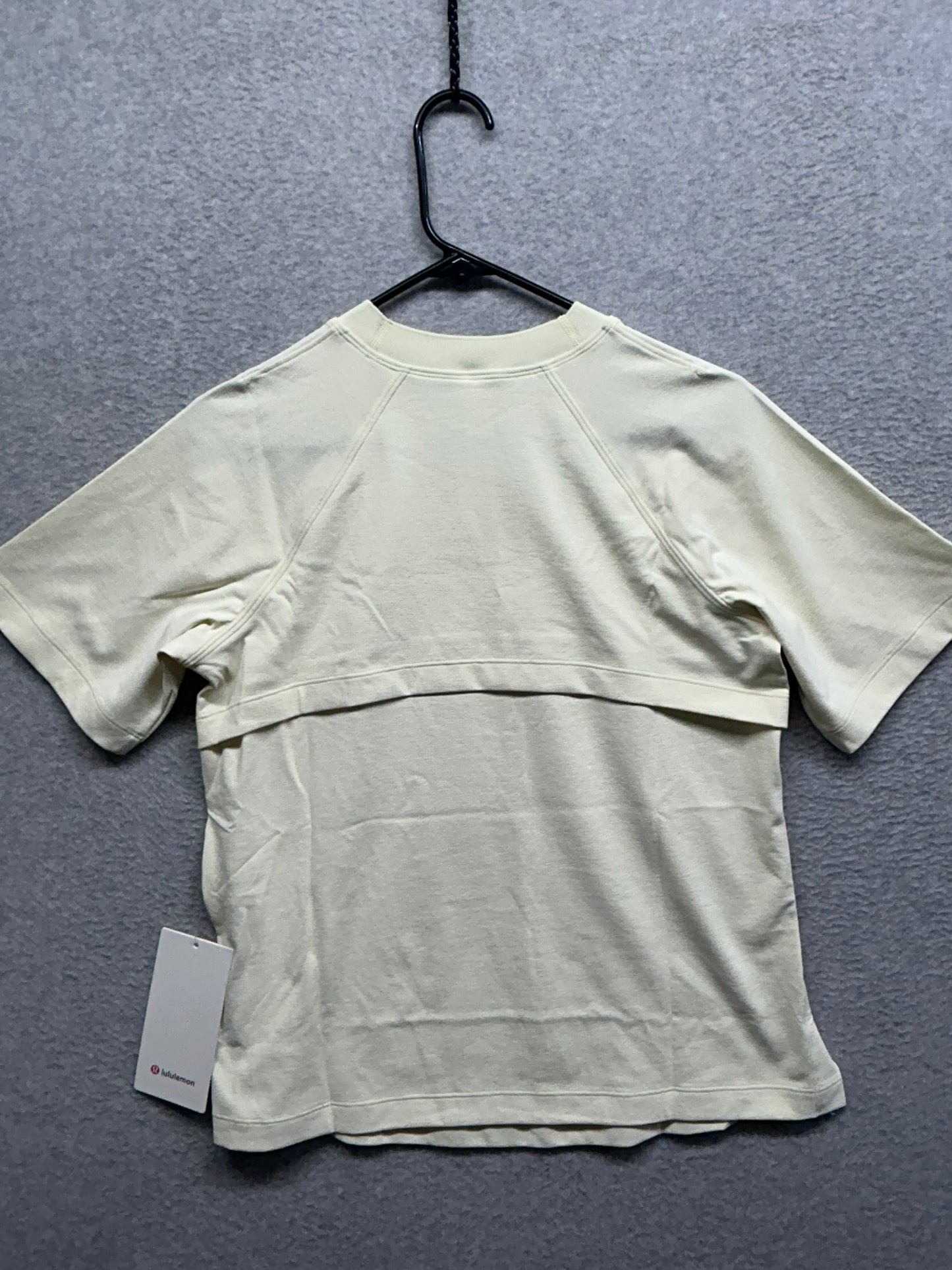 Lululemon Back Vent T-Shirt Size 4 Sundance Yellow
